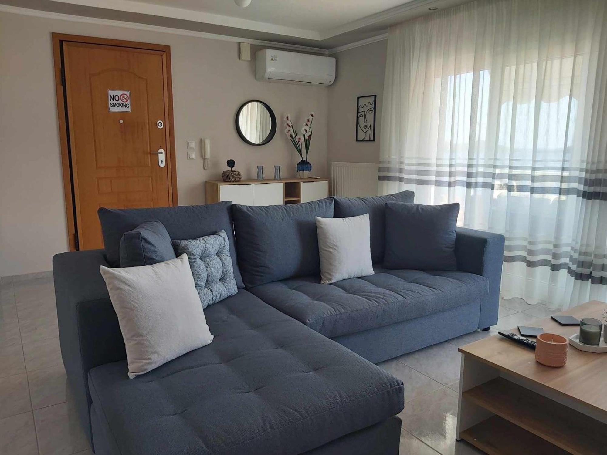 Upon The Hill Apartment เนอาเปรามอส ภายนอก รูปภาพ