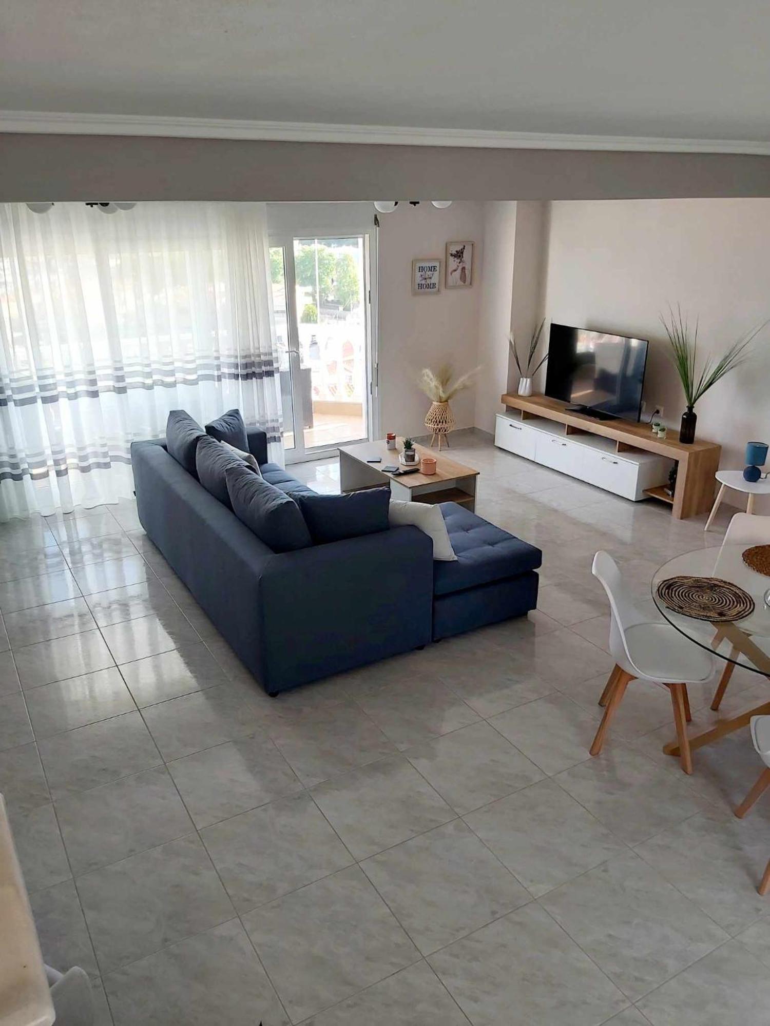 Upon The Hill Apartment เนอาเปรามอส ภายนอก รูปภาพ