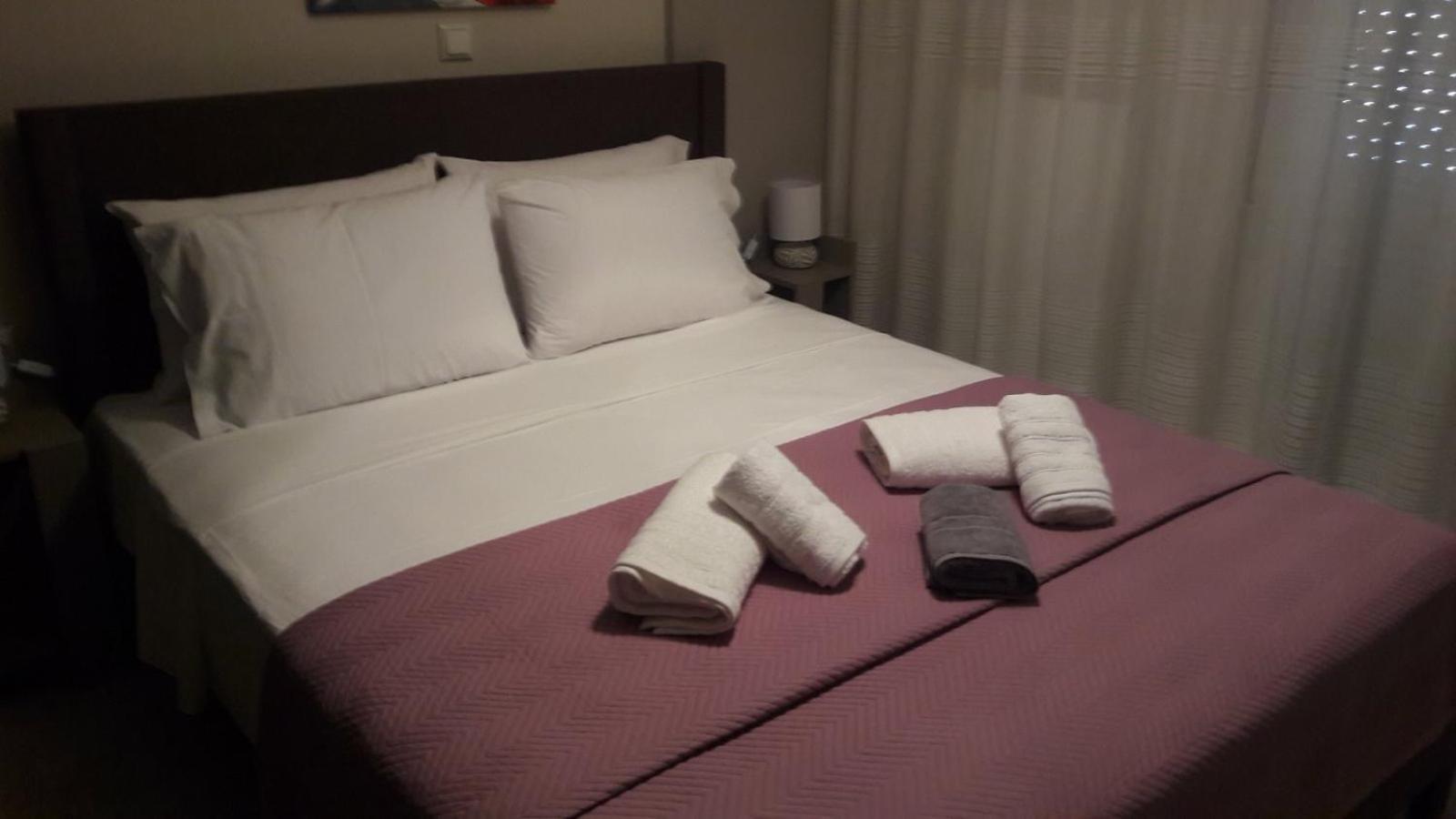 Upon The Hill Apartment เนอาเปรามอส ภายนอก รูปภาพ