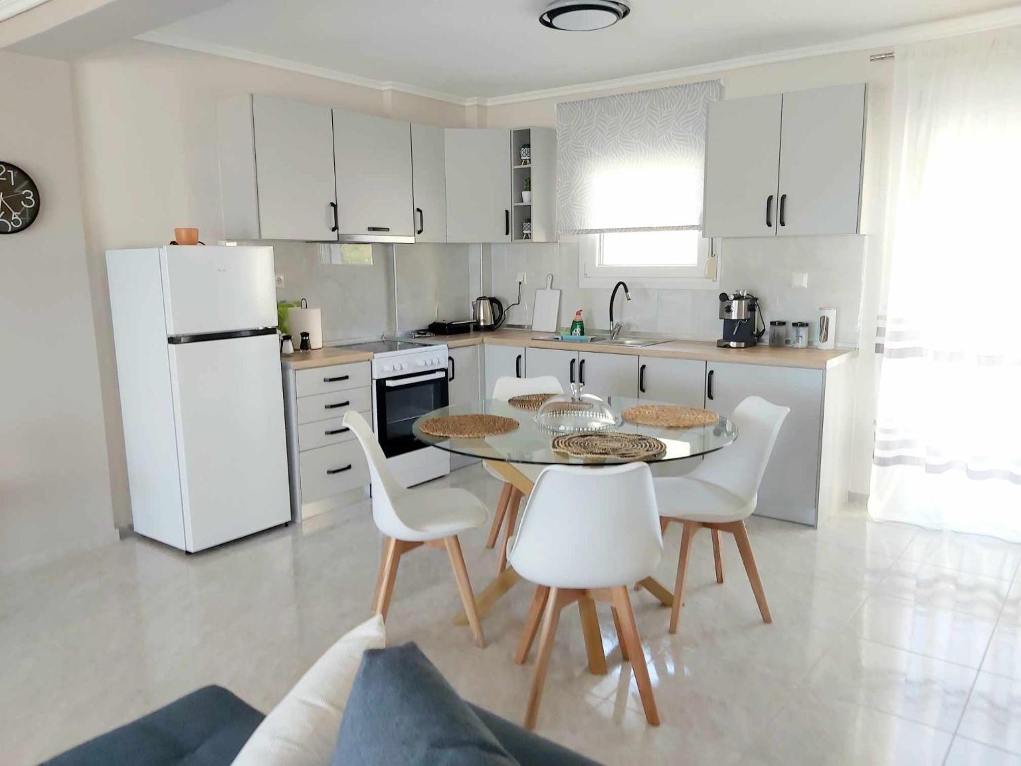 Upon The Hill Apartment เนอาเปรามอส ภายนอก รูปภาพ